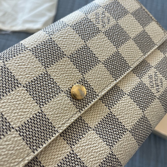 Louis Vuitton Sarah Azur Wallet - Picture 10 of 15